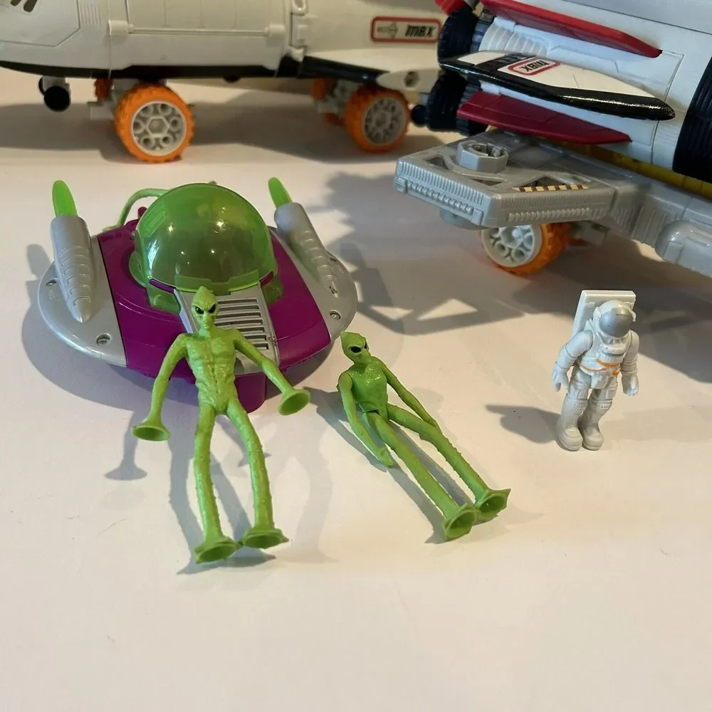 Vintage Matchbox‎ MBX Mega Rig Space Shuttle Aliens UFO Play Set Incomplete